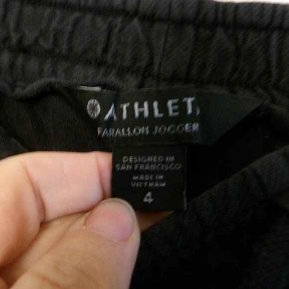 Athleta Farallon Jogger Sz 4 - Picture 3 of 6